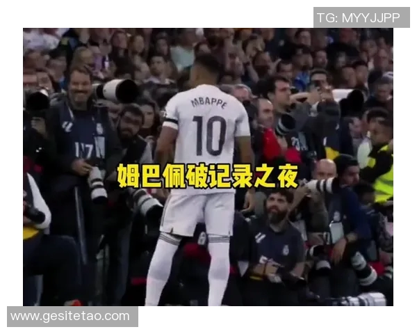 镜头回顾：姆巴佩这一幕令人泪目