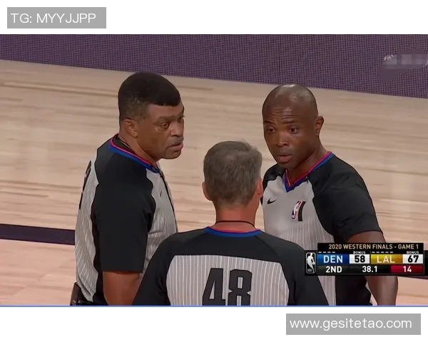 掘金赛场爆发小插曲,裁判如何处理? 掘金赛场爆发小插曲,裁判如何处理?