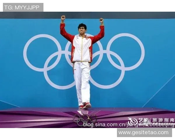 中国运动员夺金后比心观众：这一幕太暖了