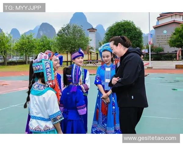 奥运冠军走进校园与孩子们分享奋斗故事激励他们追逐梦想勇敢前行 奥运冠军走进校园与孩子们分享奋斗故事激励他们追逐梦想勇敢前行